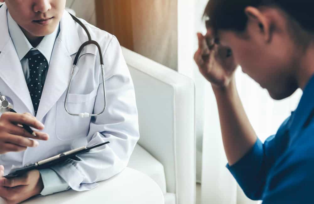 Doctor speaking with patient during dual diagnosis treatment in Grand Rapids consultation
